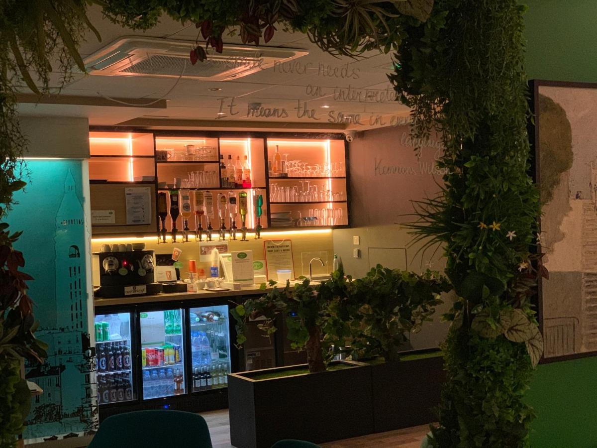 Holiday Inn Paris Montmartre By Ihg Bagian luar foto