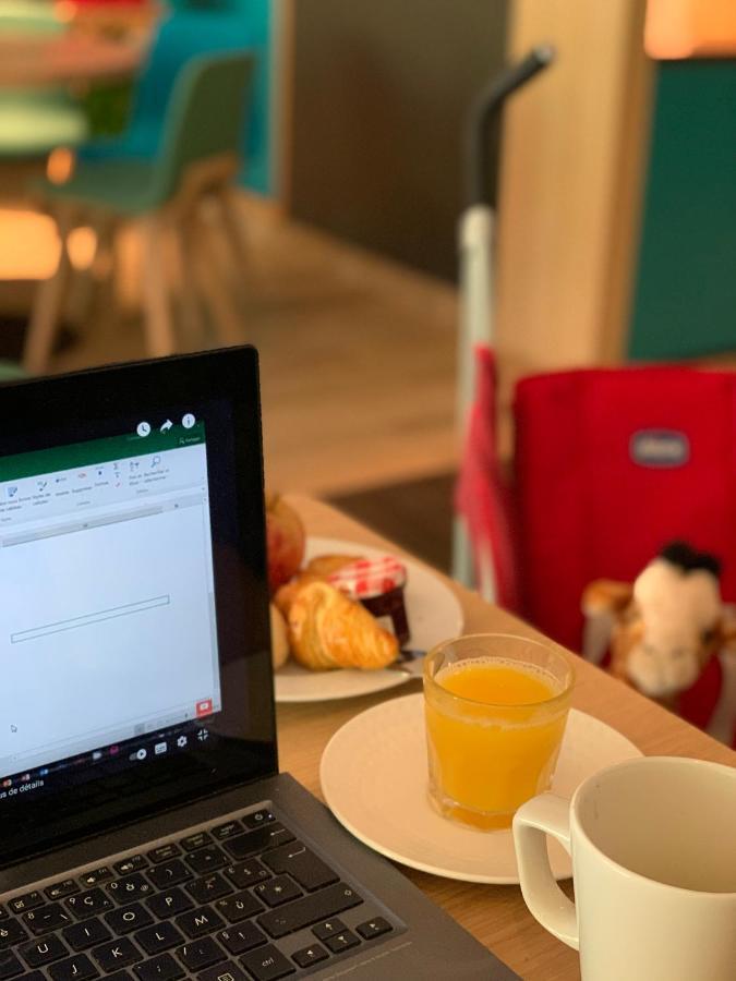 Holiday Inn Paris Montmartre By Ihg Bagian luar foto